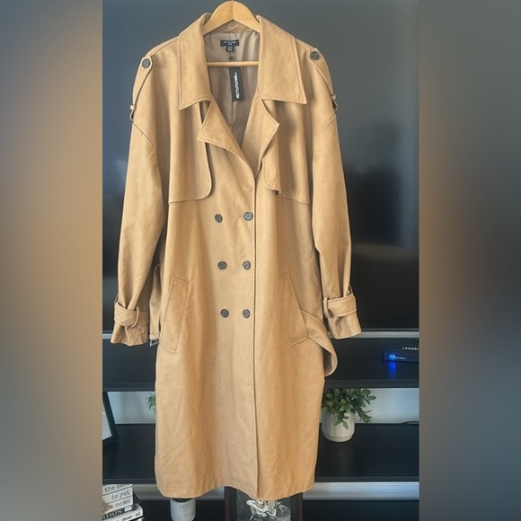 Pretty Little Thing Plus Faux Leather Statement Buckle Trench Coat Tan Size 18 - Picture 16 of 17